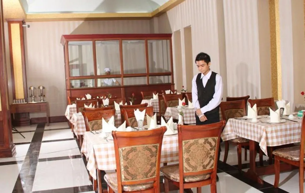 Sky Man Hotel Yangón