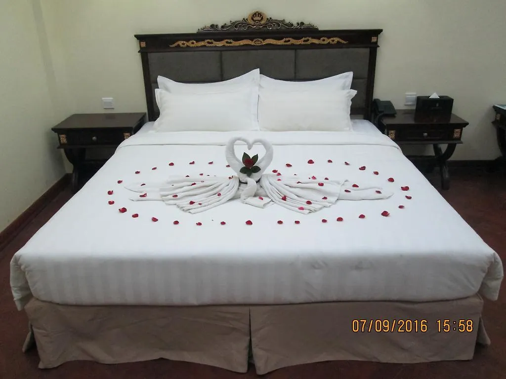 Sky Man Hotel Yangón 3*,  Birmania