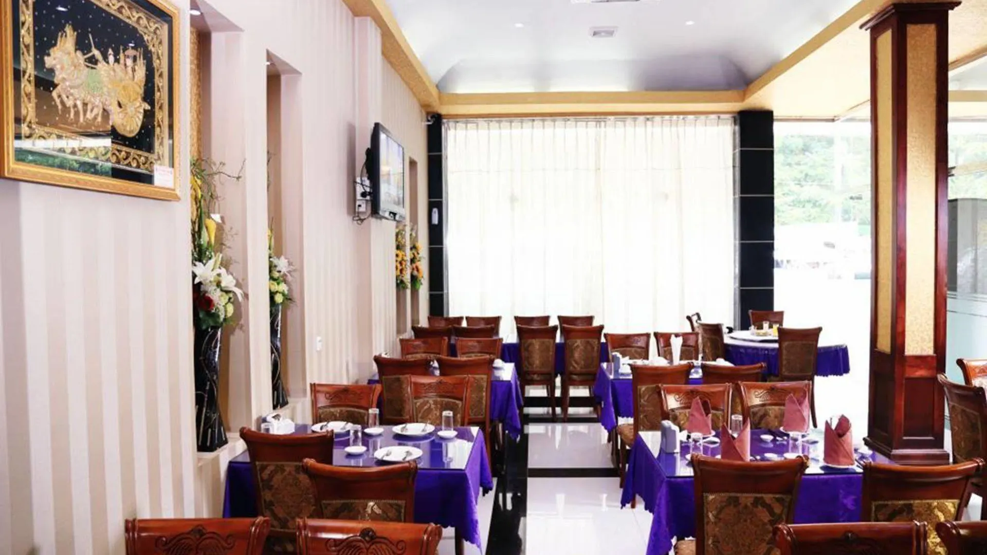 Sky Man Hotel Yangón