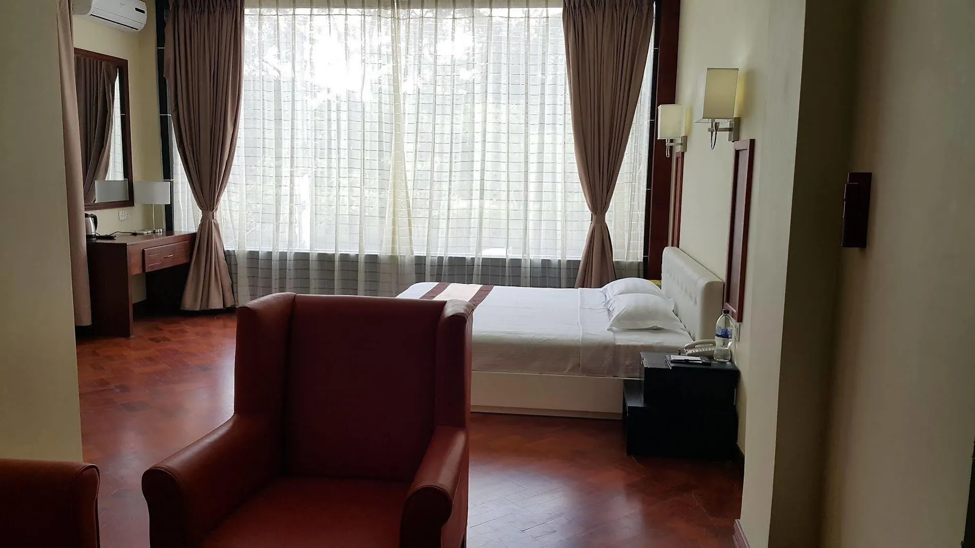 Sky Man Hotel Yangón
