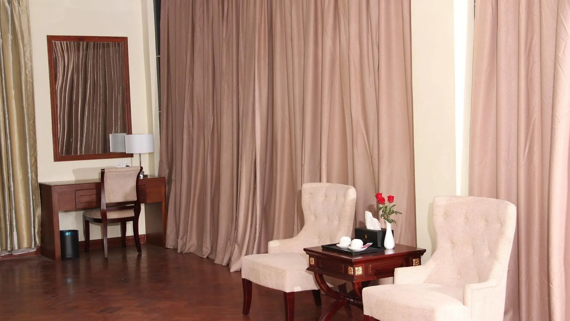Sky Man Hotel Γιανγκόν
