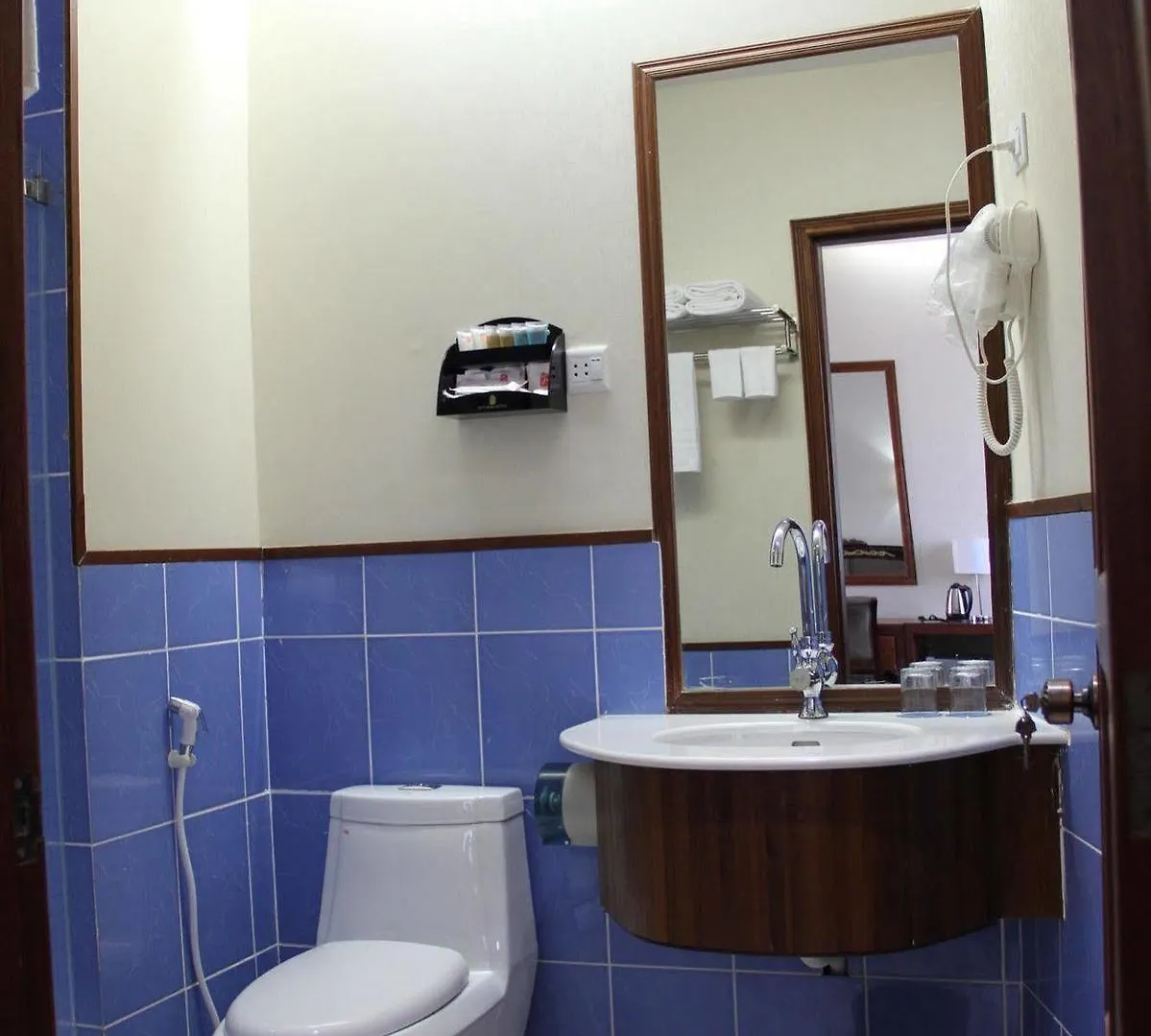 Sky Man Hotel Γιανγκόν