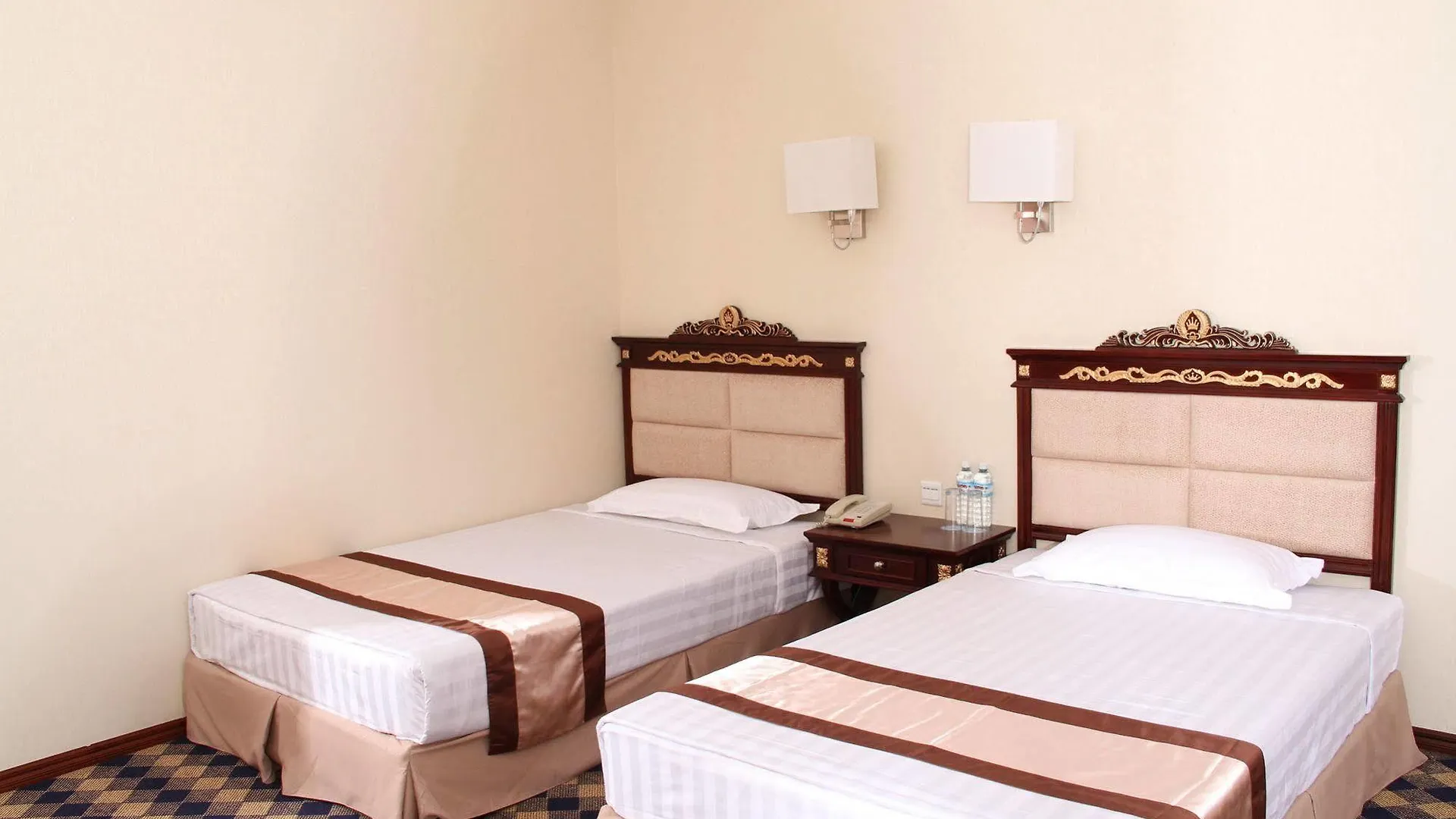 Sky Man Hotel Γιανγκόν
